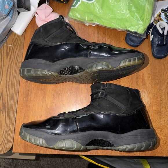 Size 14 - Jordan 11 Retro Cap and Gown 2018 main image 6